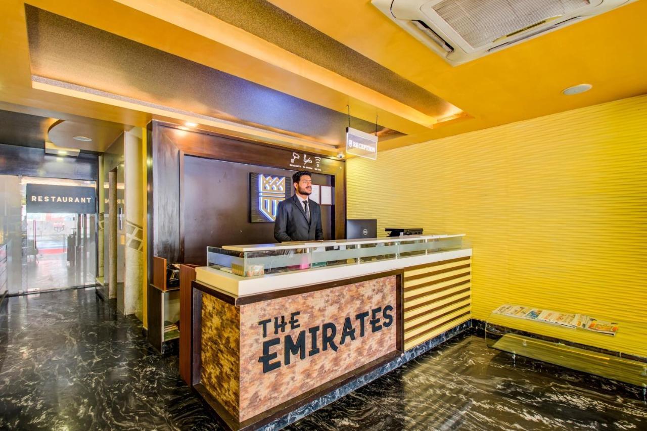 Capital O 5381 The Emirates Hotel Bangalore Buitenkant foto