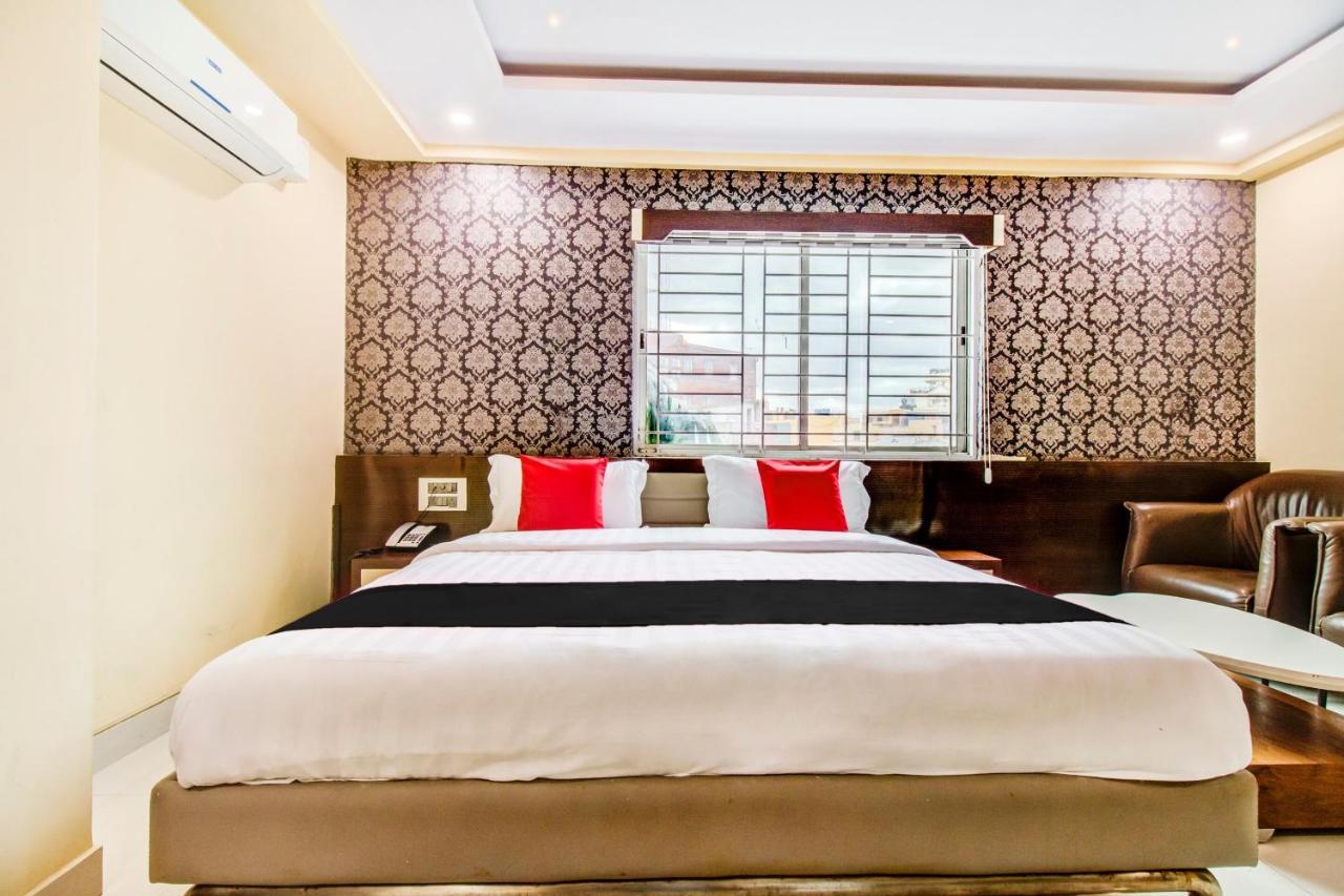 Capital O 5381 The Emirates Hotel Bangalore Buitenkant foto