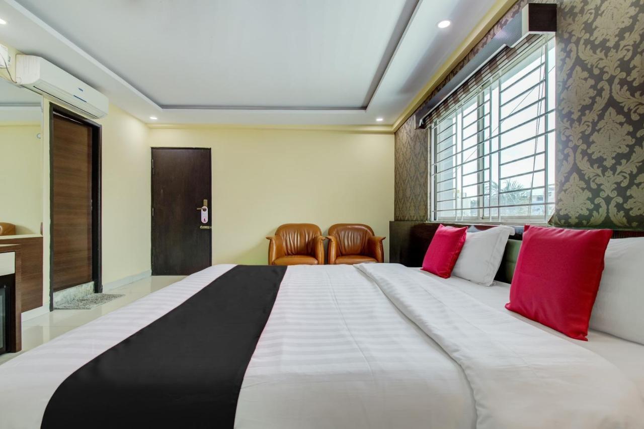 Capital O 5381 The Emirates Hotel Bangalore Buitenkant foto