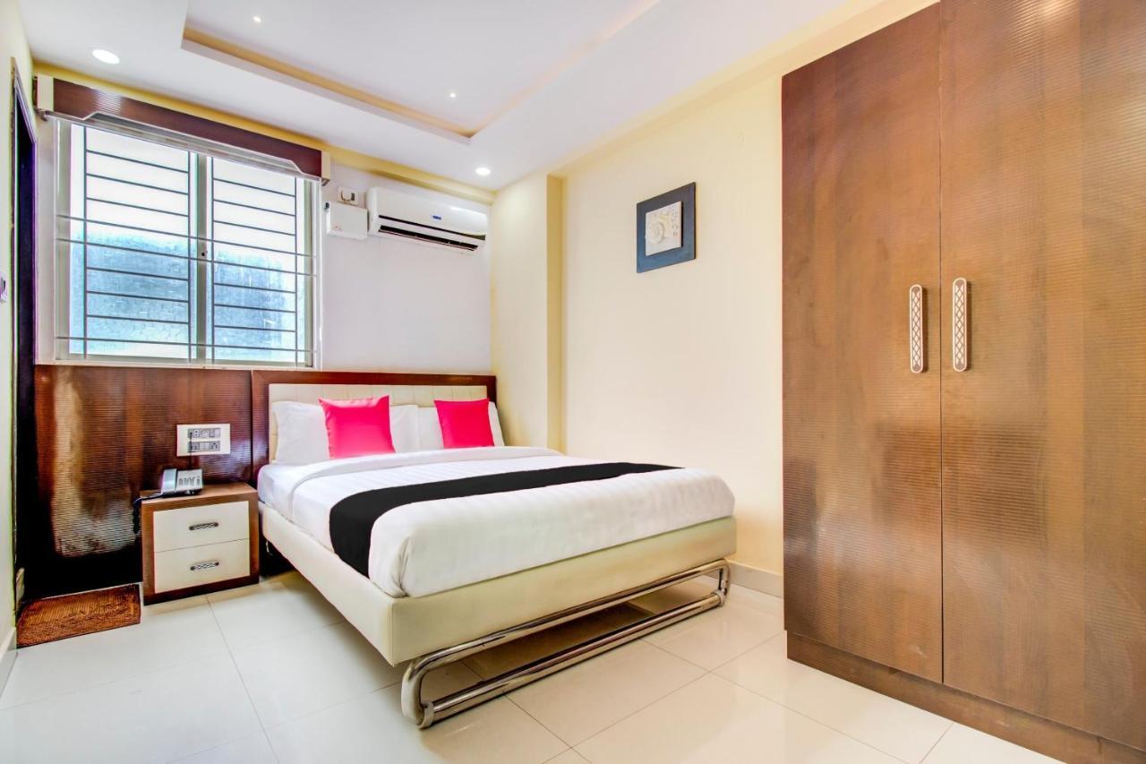 Capital O 5381 The Emirates Hotel Bangalore Buitenkant foto